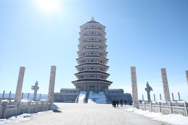 ——新华社记者黑龙江边境纪行冰球突破北方有嘉城临江枕界河(图2)