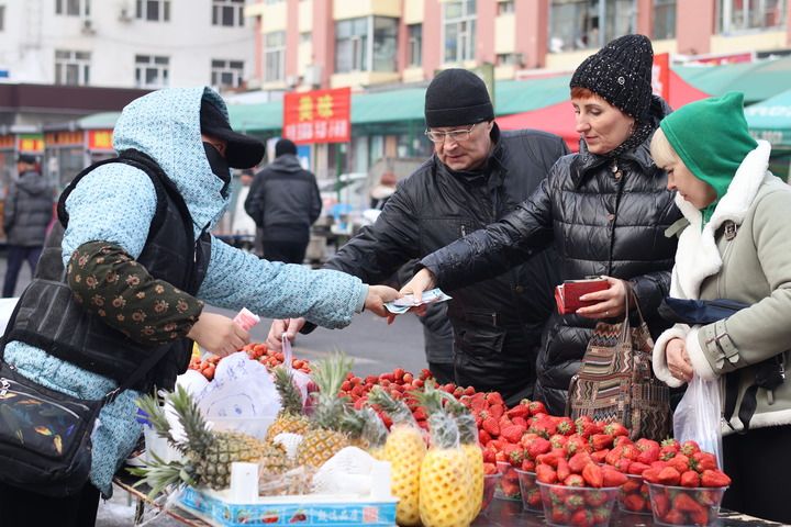 ——新华社记者黑龙江边境纪行冰球突破北方有嘉城临江枕界河(图4)